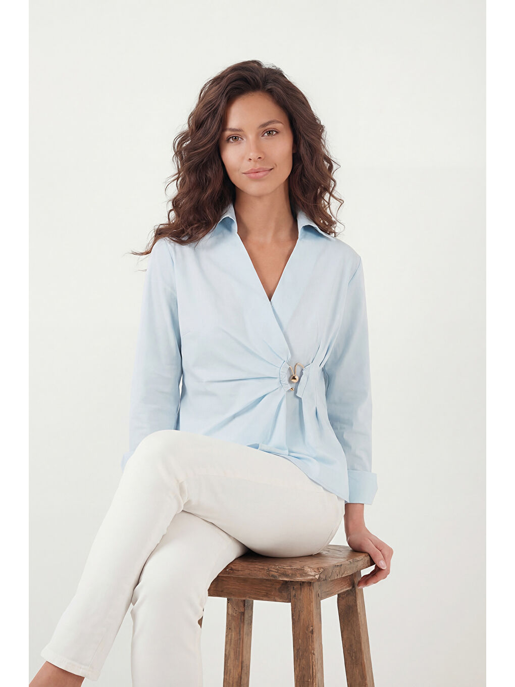 Mavi % 100 Pamuk Slim Fit Toka Detaylı Uzun Kollu Kadın Gömlek 6778317-5