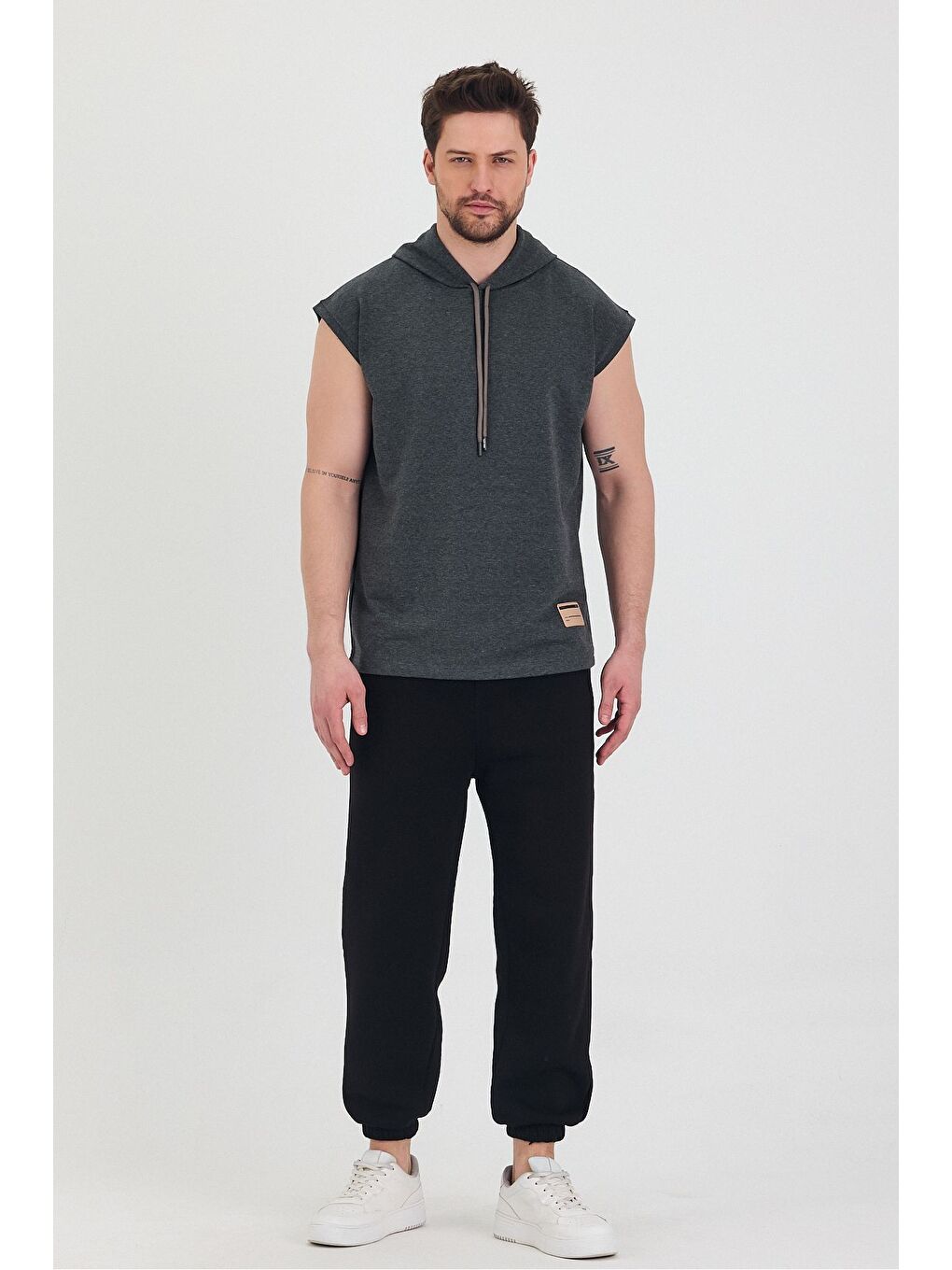 Gri Kapüşonlu Sıfır Kol Oversize Salaş Unisex Tişört-3