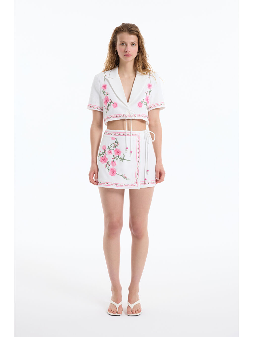 Nakış Çiçek Desenli Kısa Ceket Ekru-4