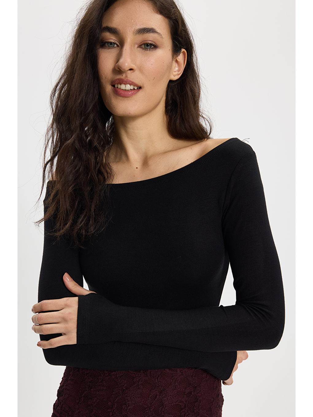 Kadın Slim Fit Dar Kesim Pamuklu Kayık Yaka Uzun Kollu Siyah Bluz-2