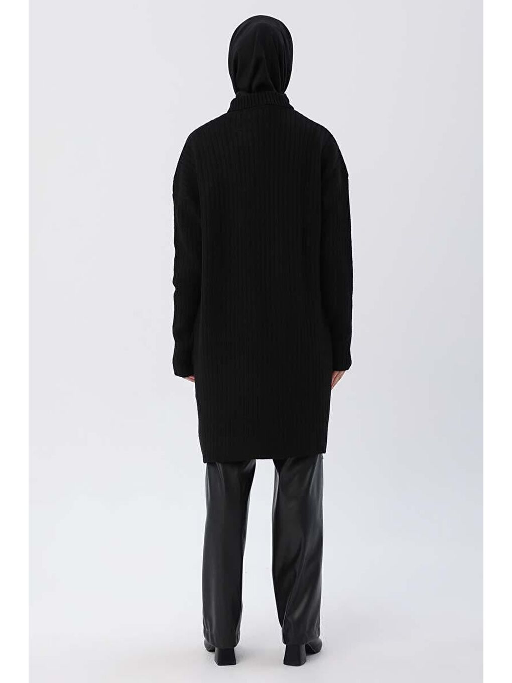 Siyah-Yarım Balıkçı Yaka Triko Tunik-3