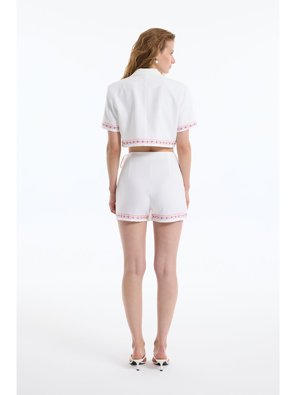 Nakış Çiçek Desenli Kısa Ceket Ekru-5