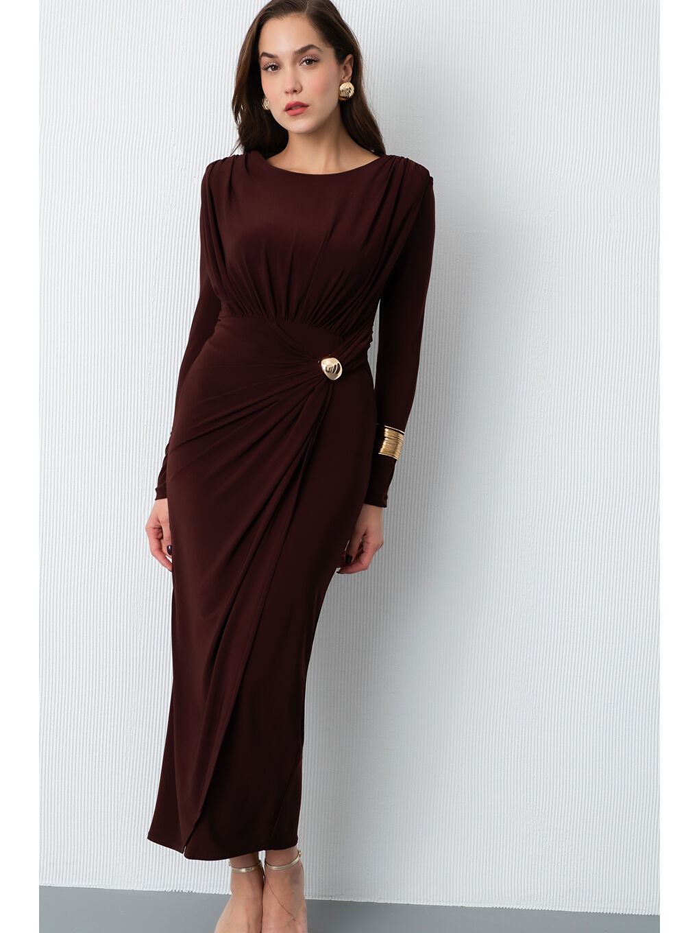 Kadın Kahverengi Büzgü Detay Kruvaze Midi Elbise-1