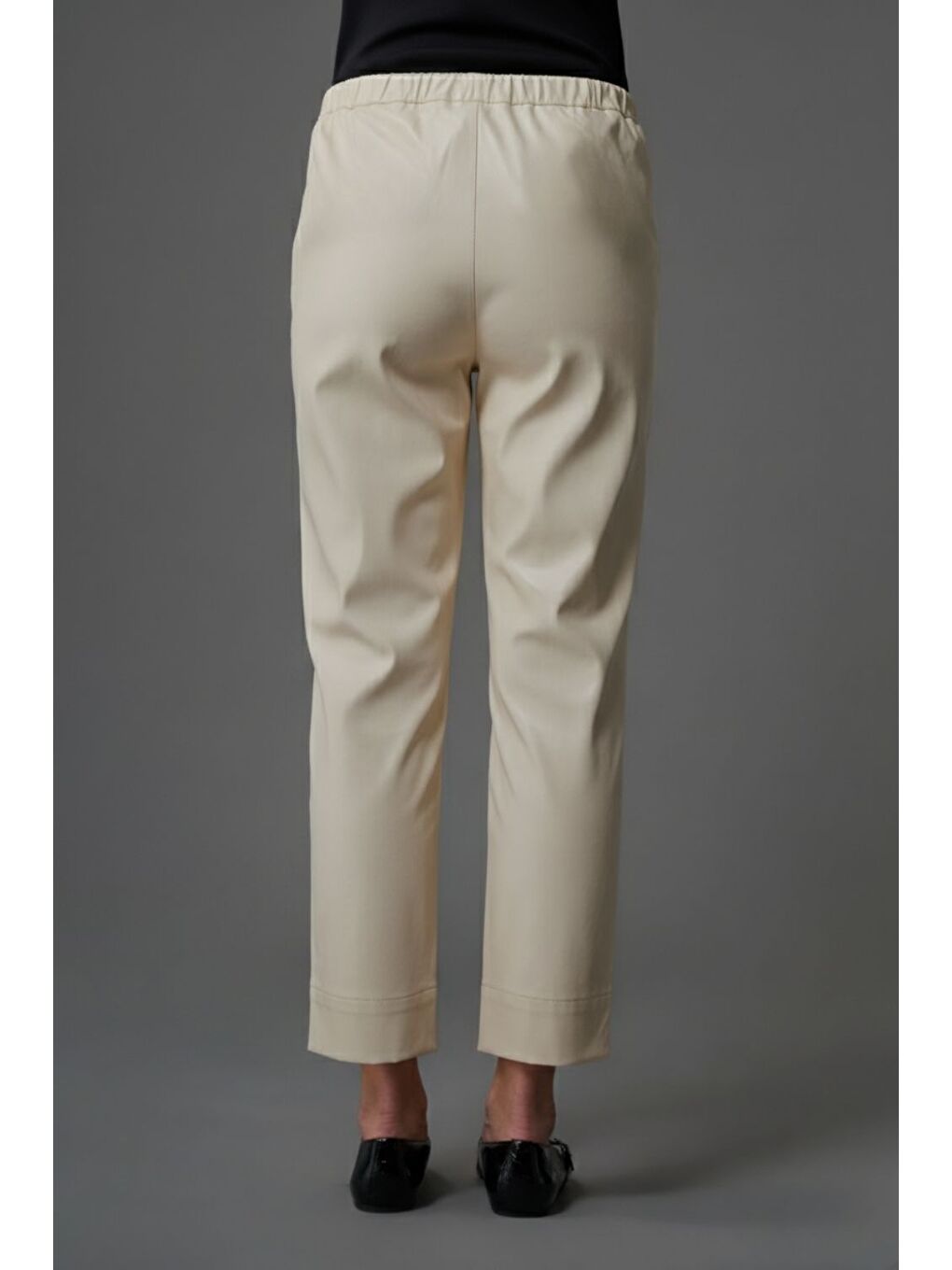 Beyaz Paça Detaylı Deri Görünümlü Ekru Pantolon-2