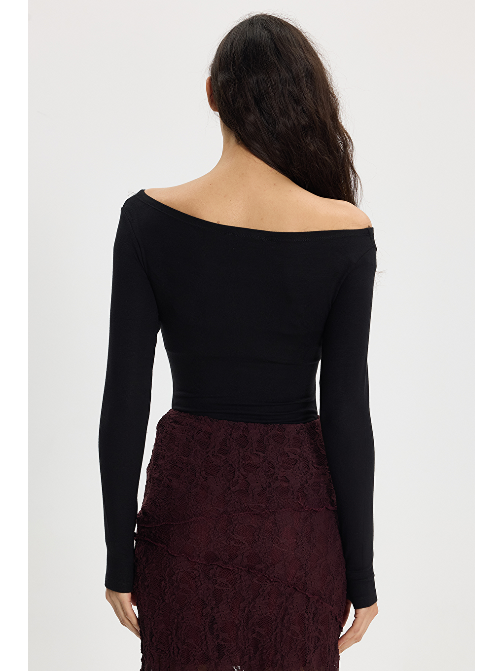 Kadın Slim Fit Dar Kesim Pamuklu Kayık Yaka Uzun Kollu Siyah Bluz-5