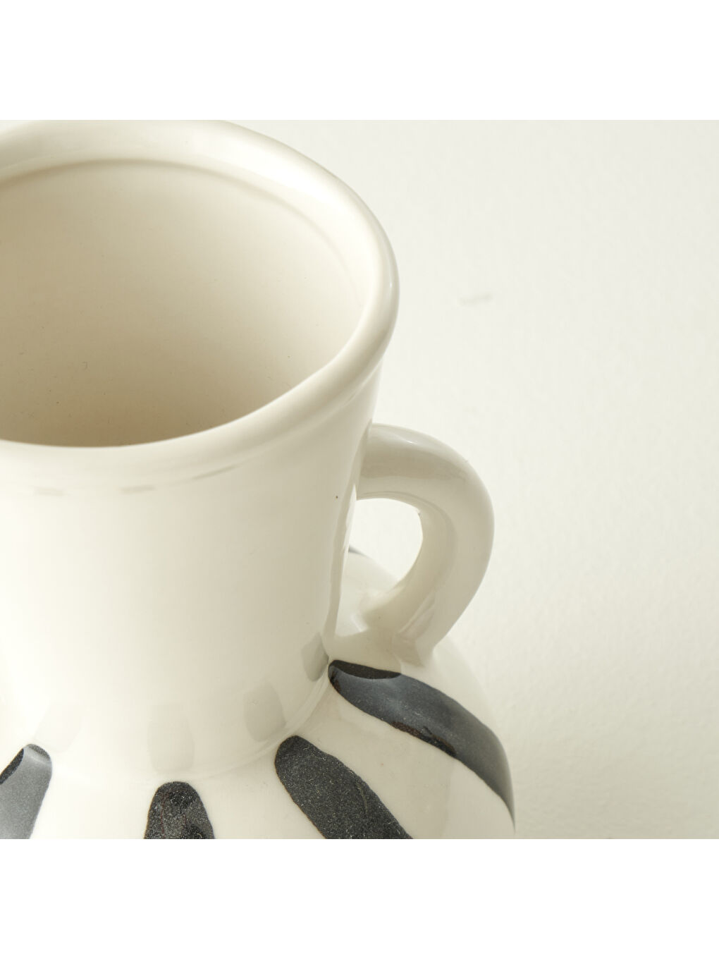 Liora Vazo Siyah-Beyaz (12x12x18 cm)-2