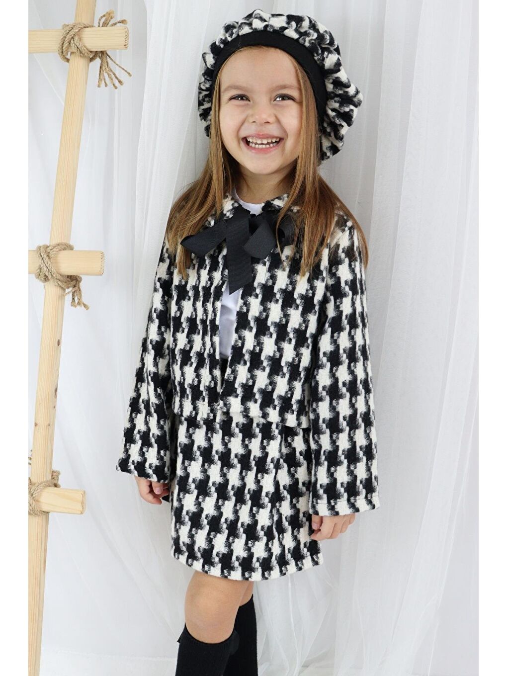 Kız Çocuk Santa Siyah Beyaz Ekose Alt Üst Etek Ceket Kepli Yılbaşı Takım-2