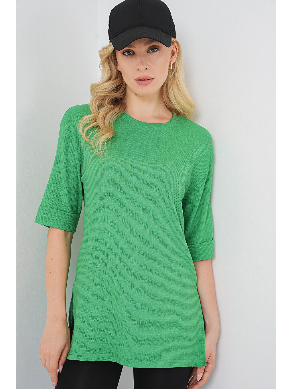 4332 Yanı Yırtmaçlı Örme Tişört - Yeşil