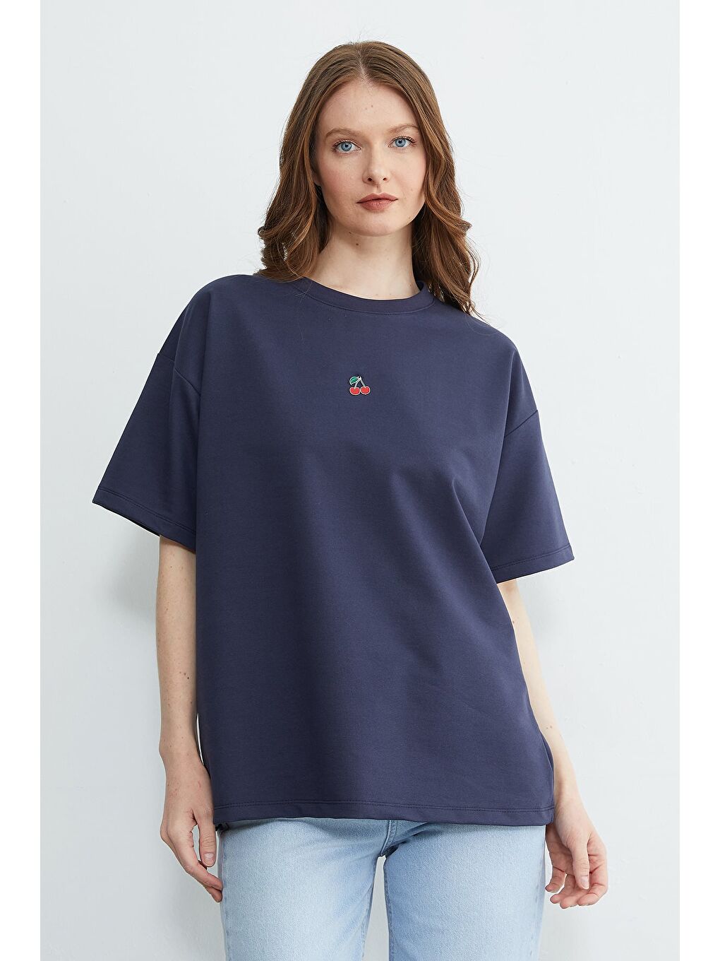 Gri Kiraz Aksesuarlı Bisiklet Yaka Oversize Tişört-1