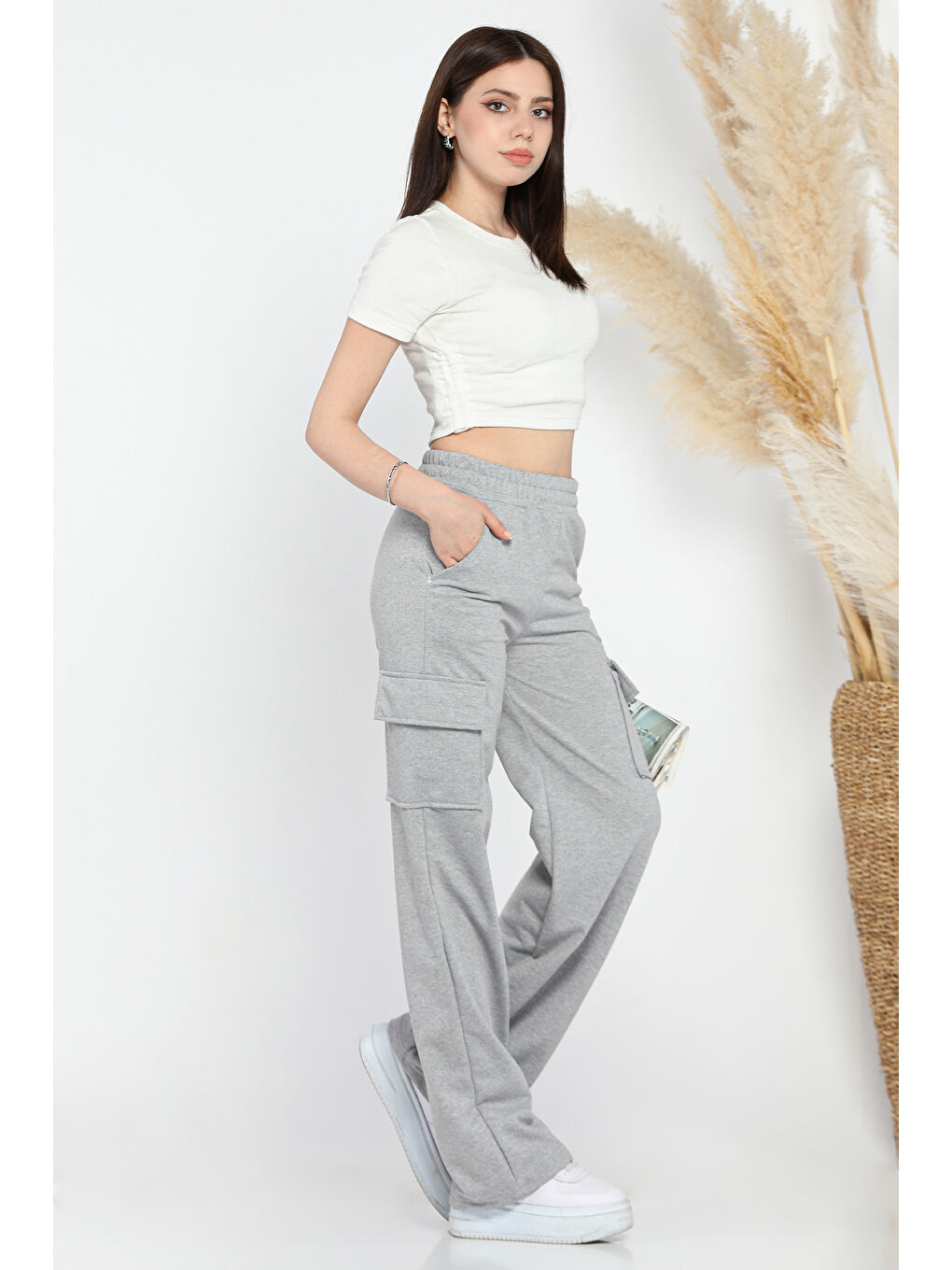 Gri Kadın Bol Paça Kargo Cepli Eşofman Altı