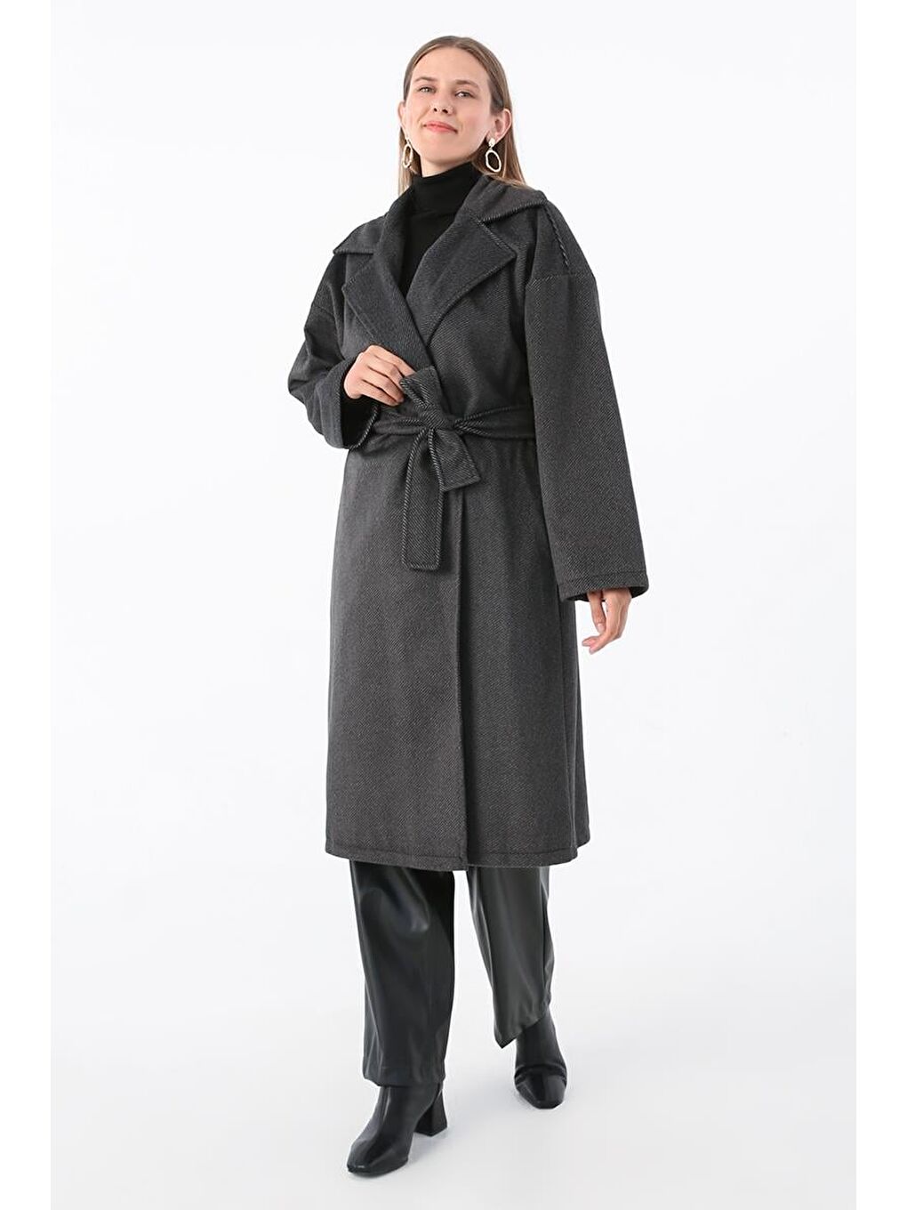 Siyah-Kruvaze Yaka Kuşaklı Kaşe Kaban-2