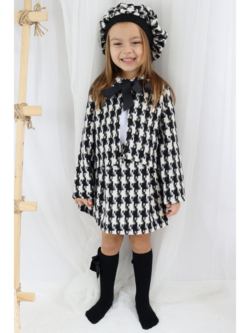 Kız Çocuk Santa Siyah Beyaz Ekose Alt Üst Etek Ceket Kepli Yılbaşı Takım-6