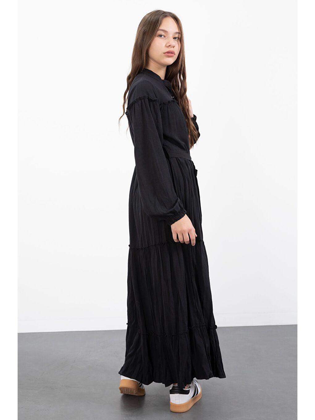 Siyah Kolları Büzgülü Kuşaklı Kız Çocuk Uzun Elbise 23398-4