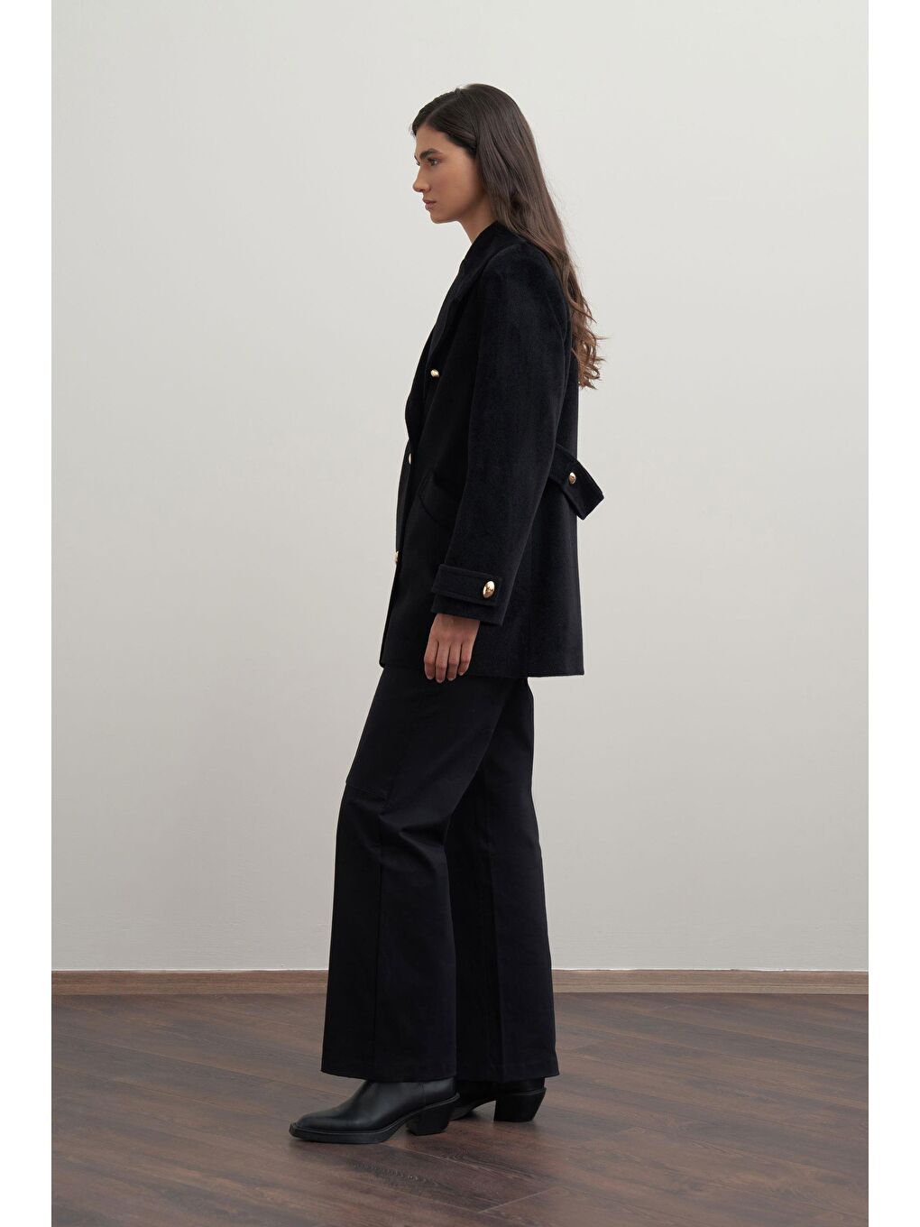 Siyah-Gold Dügmeli Kaşe Kaban-2