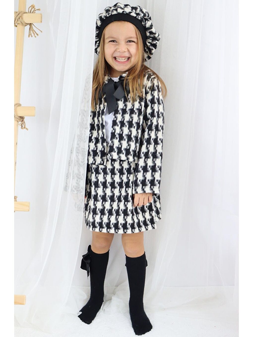 Kız Çocuk Santa Siyah Beyaz Ekose Alt Üst Etek Ceket Kepli Yılbaşı Takım-8