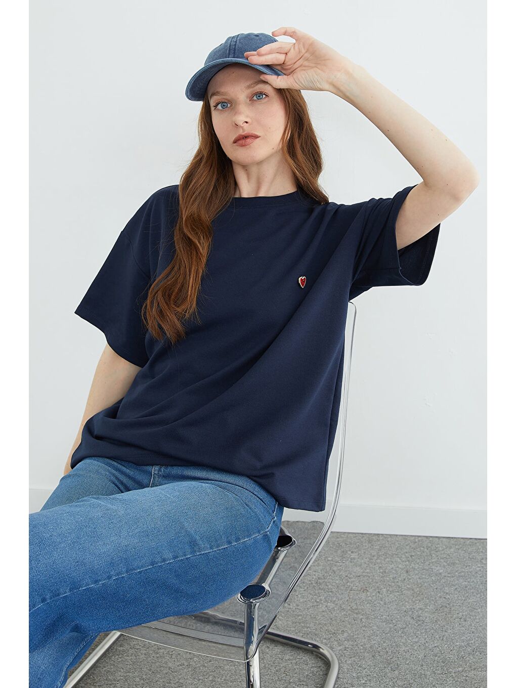 Lacivert Kalp Aksesuarlı Bisiklet Yaka Salaş Tişört-2