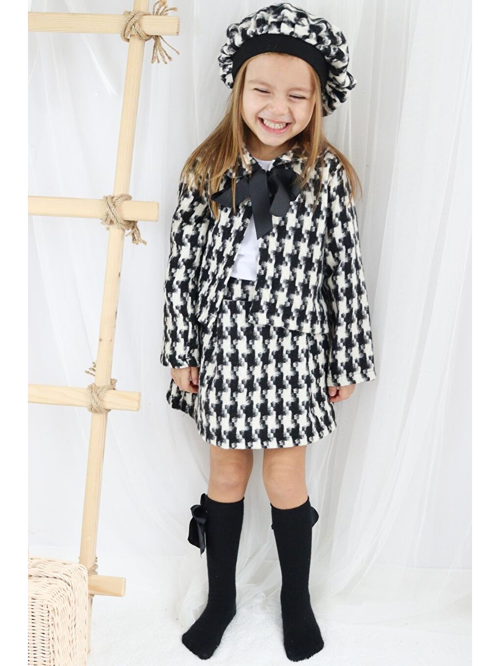 Kız Çocuk Santa Siyah Beyaz Ekose Alt Üst Etek Ceket Kepli Yılbaşı Takım-10