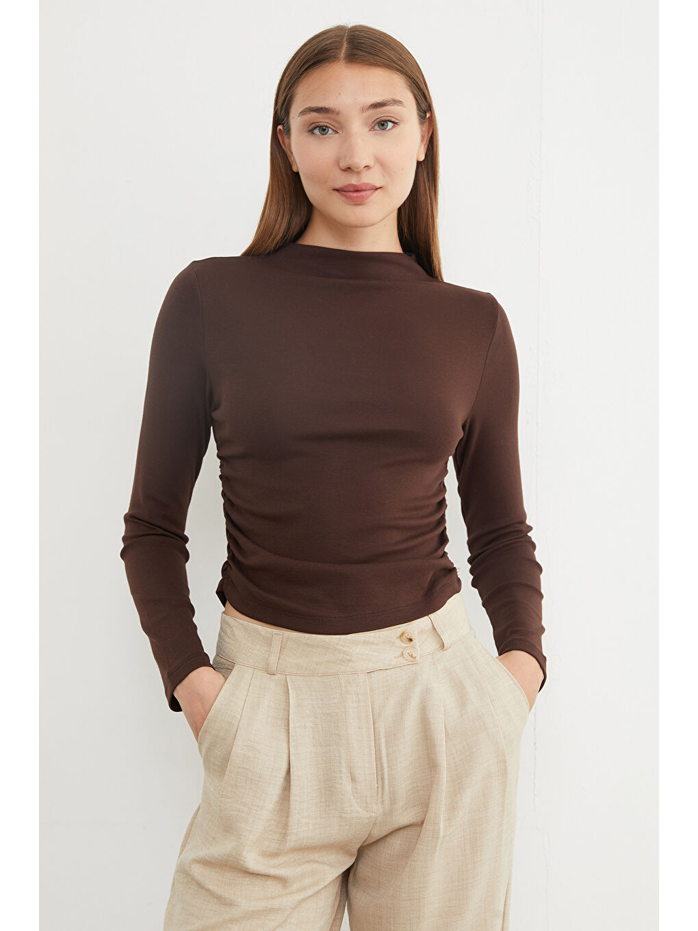 Kahverengi Basic Yanları Drapeli Perkins Yaka Modal Bluz