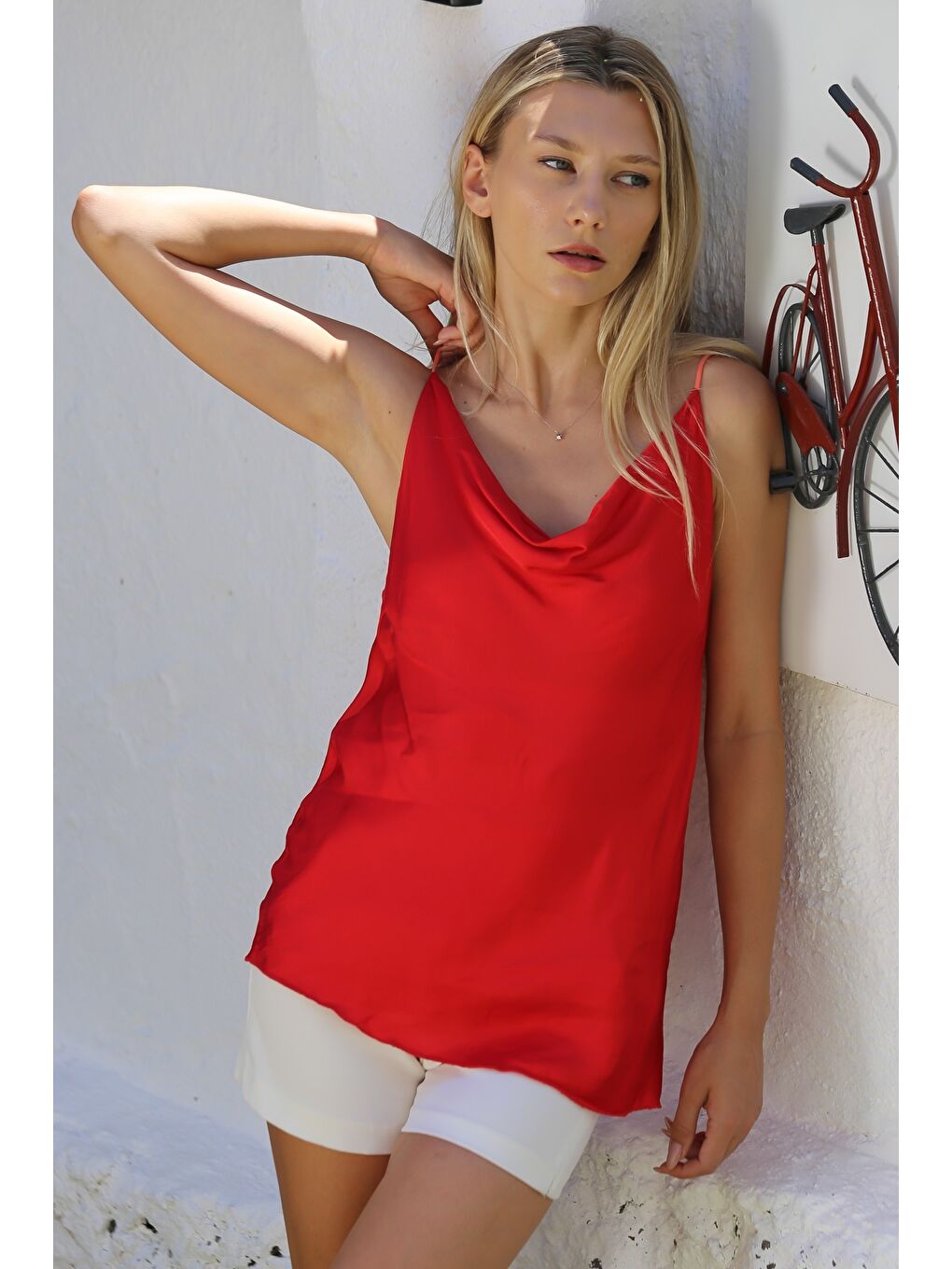 İtalyan Kırmızı V Yaka Askılı Yarım Astarlı Yırtmaçlı Dokuma Basic Casual Bluz-3