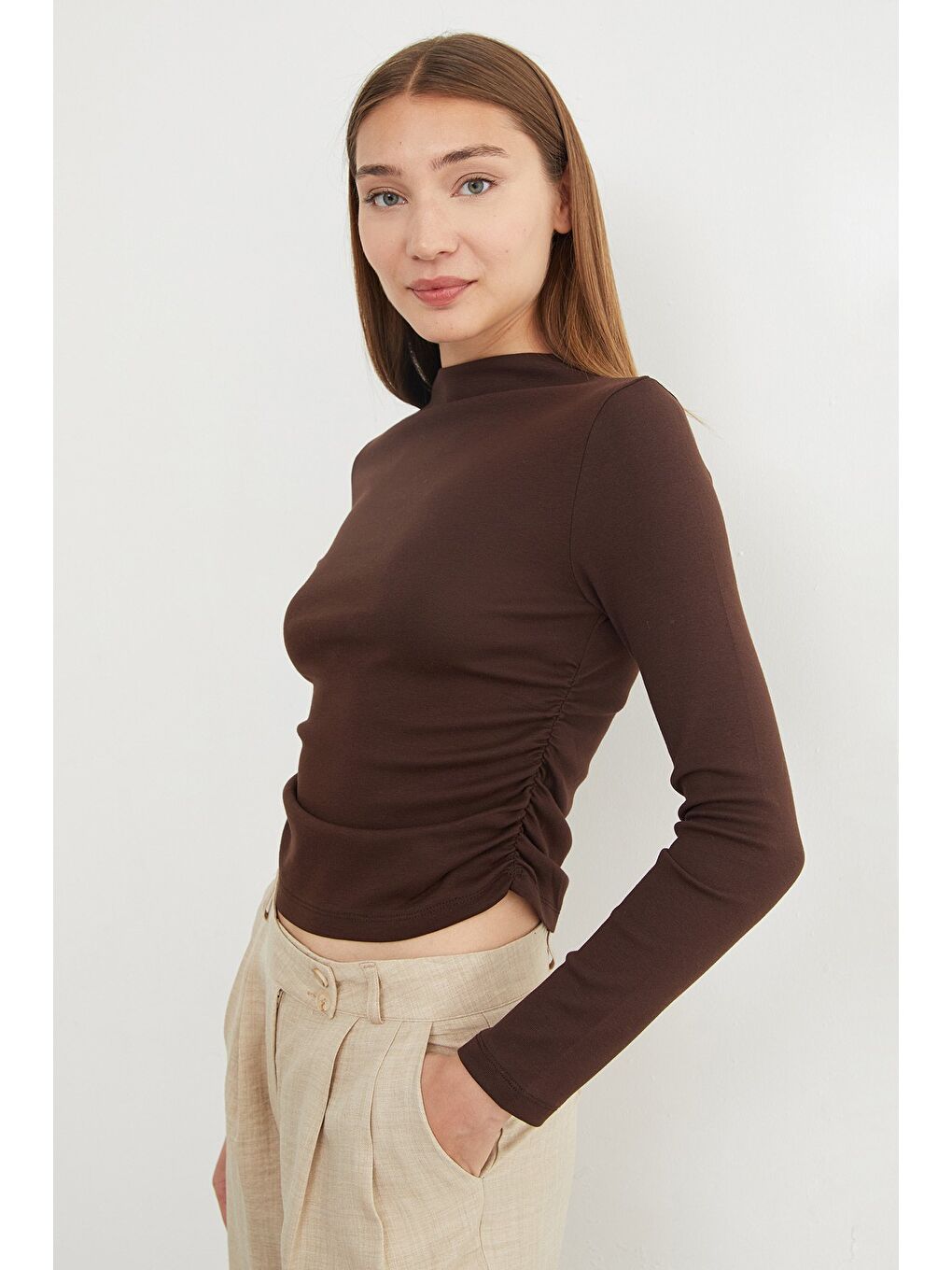 Kahverengi Basic Yanları Drapeli Perkins Yaka Modal Bluz-1