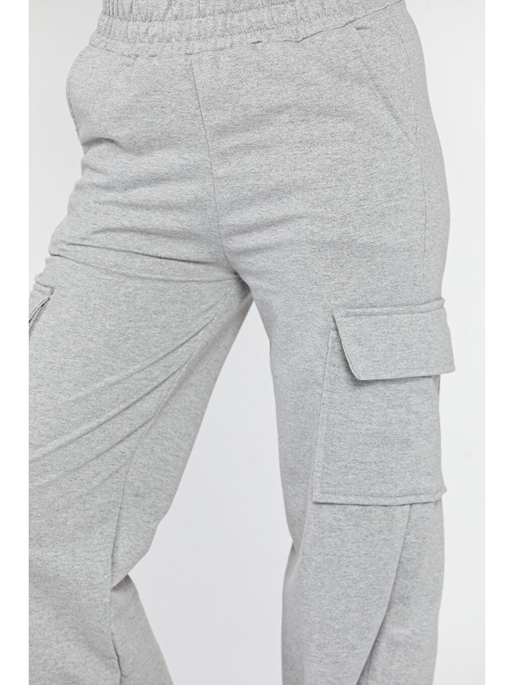 Gri Kadın Bol Paça Kargo Cepli Eşofman Altı-4