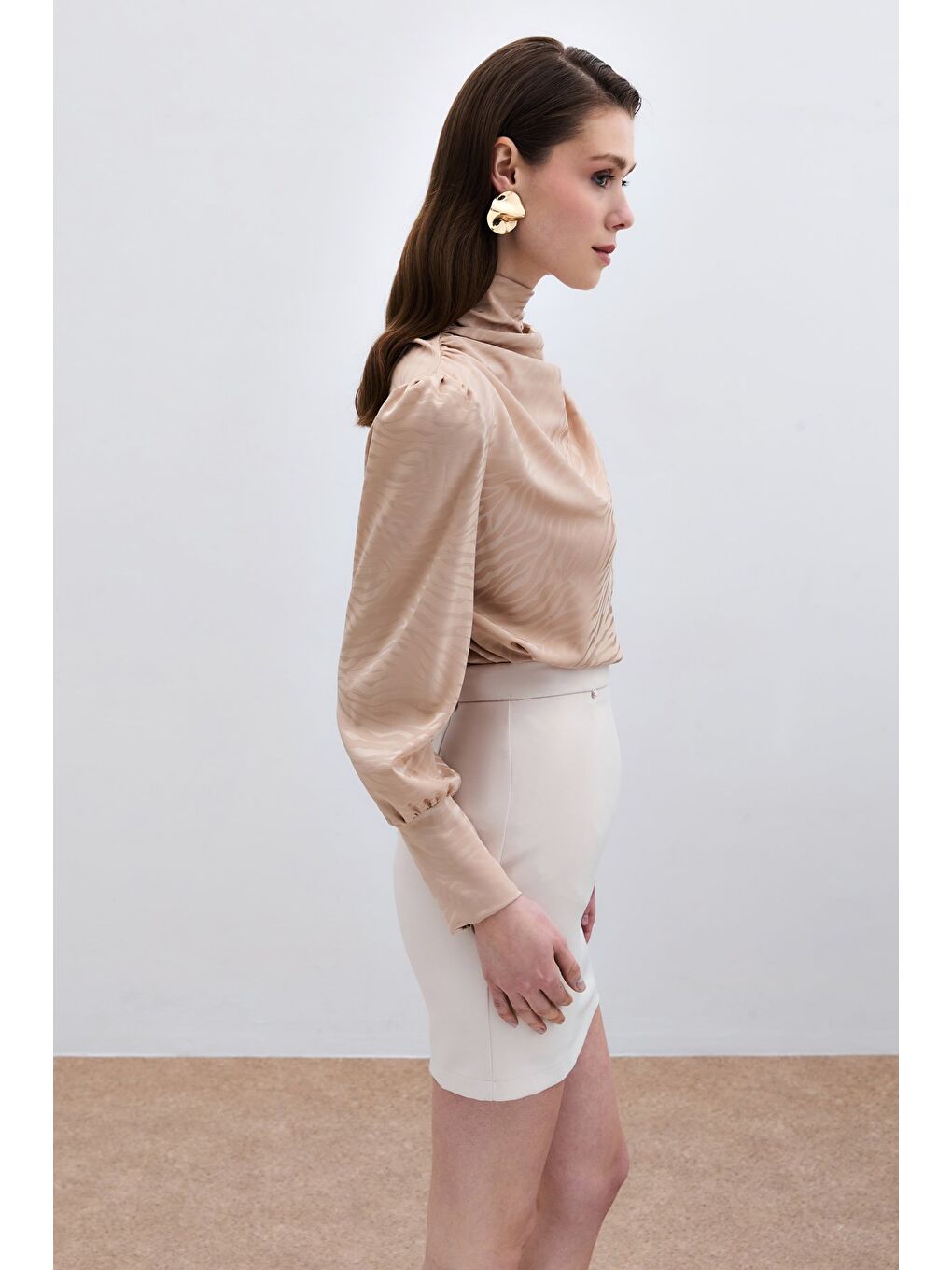 Kahverengi Drapeli Desenli Bluz - Camel-5