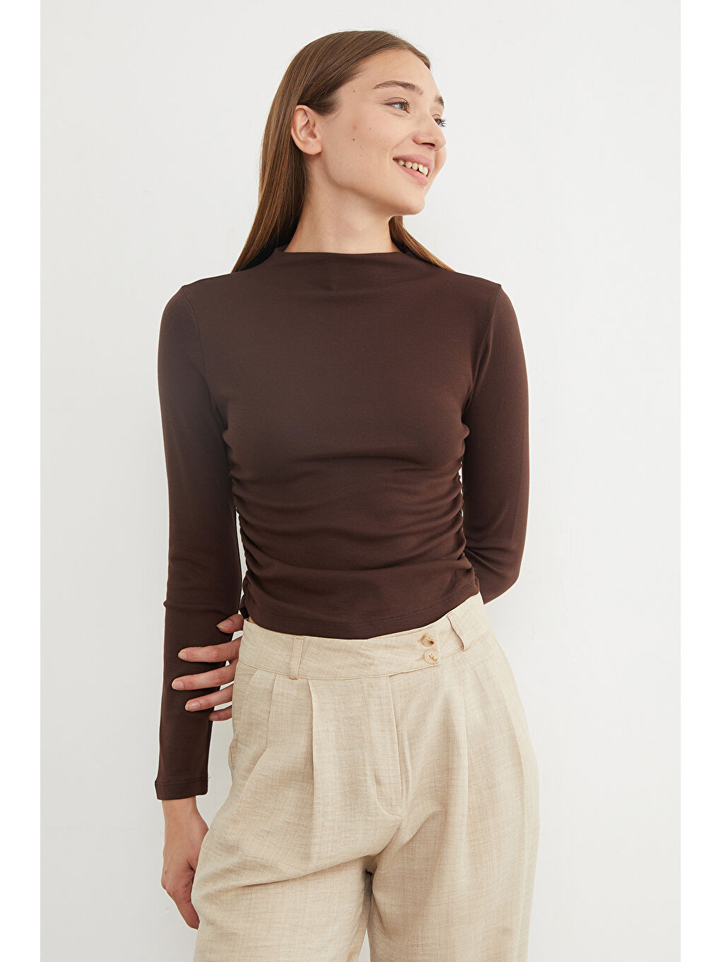 Kahverengi Basic Yanları Drapeli Perkins Yaka Modal Bluz-2