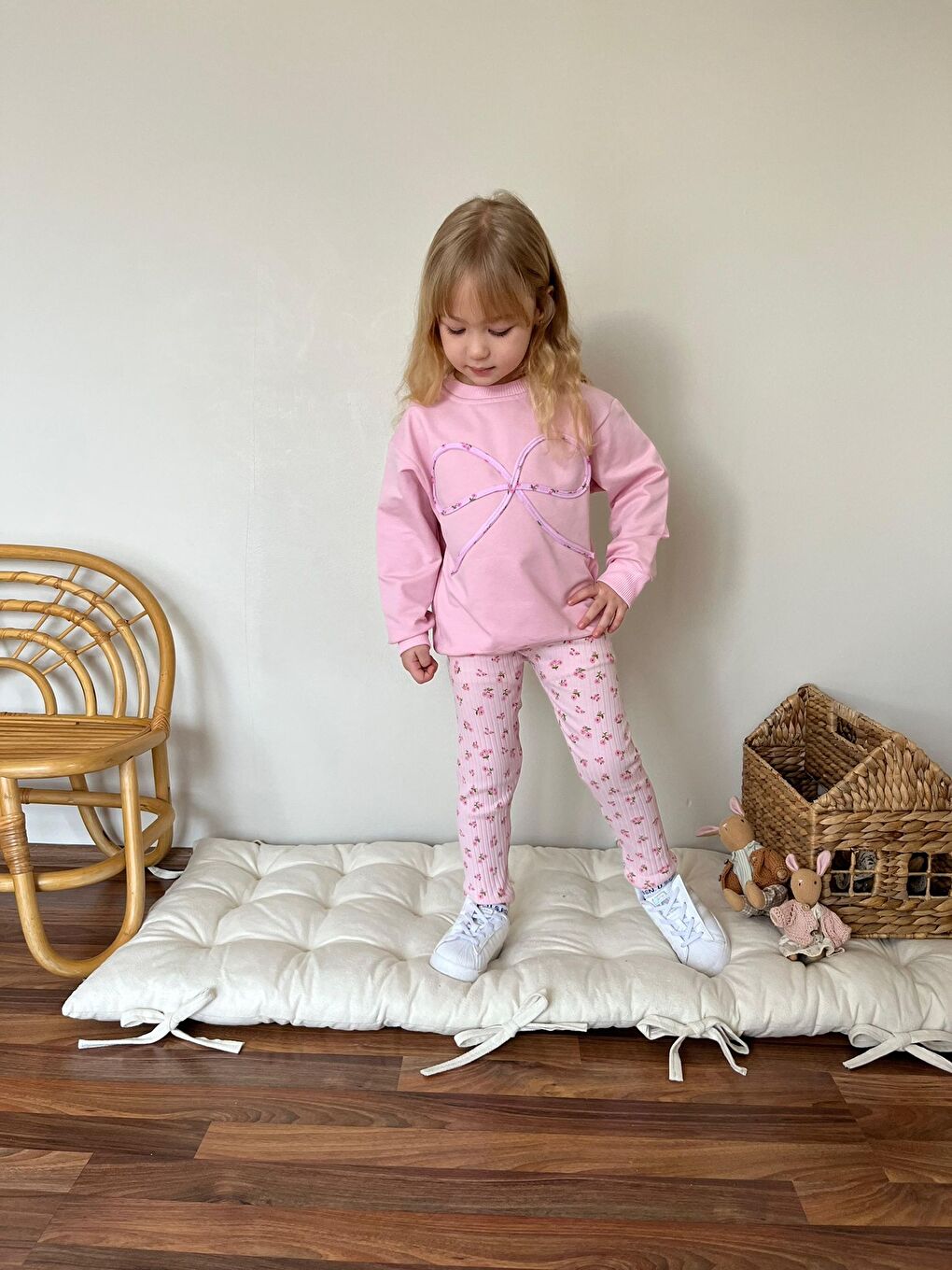 Pembe Kız Çocuk Fiyonk Detay İki İplik Desenli Alt Takım-2