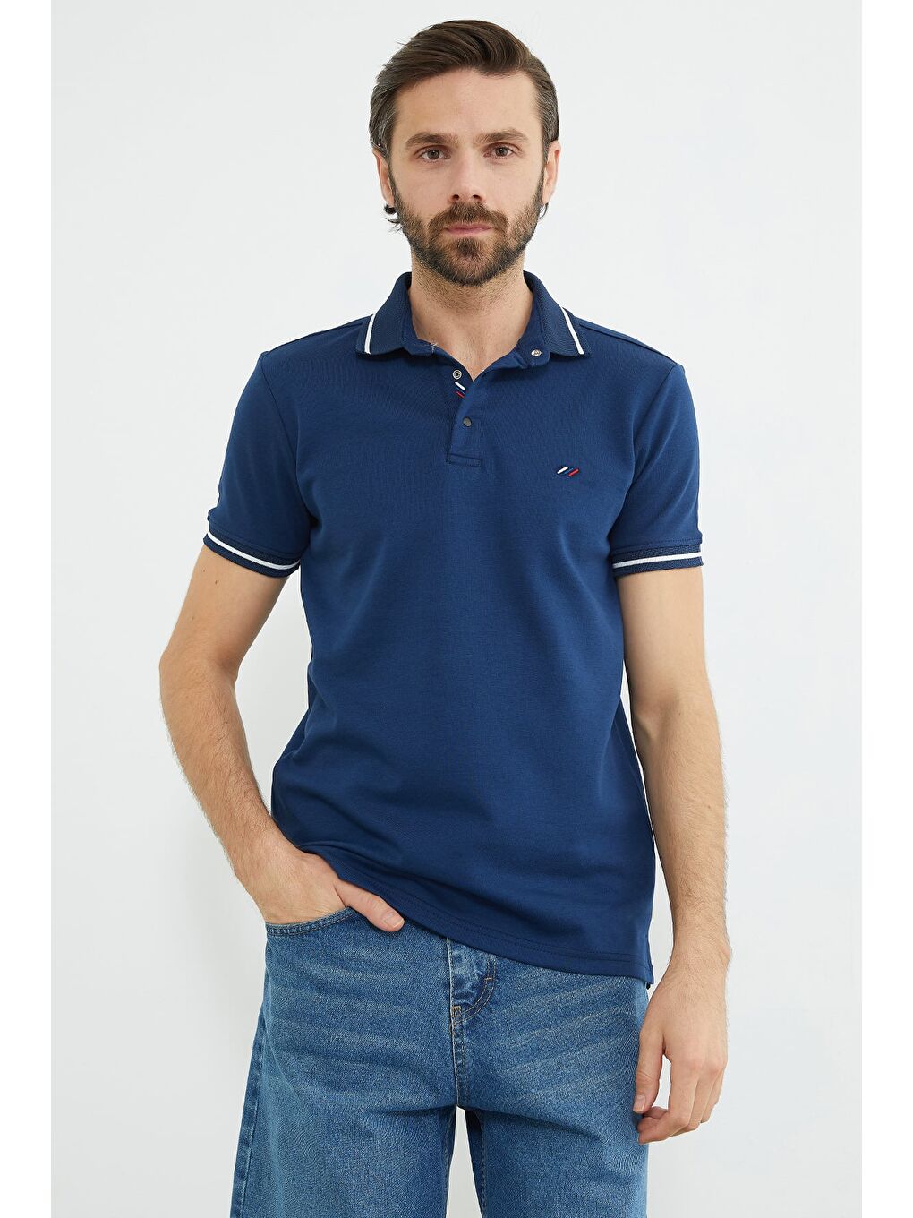 Lacivert Nakışlı Yarım Çıtçıtlı Polo Yaka Tişört-1