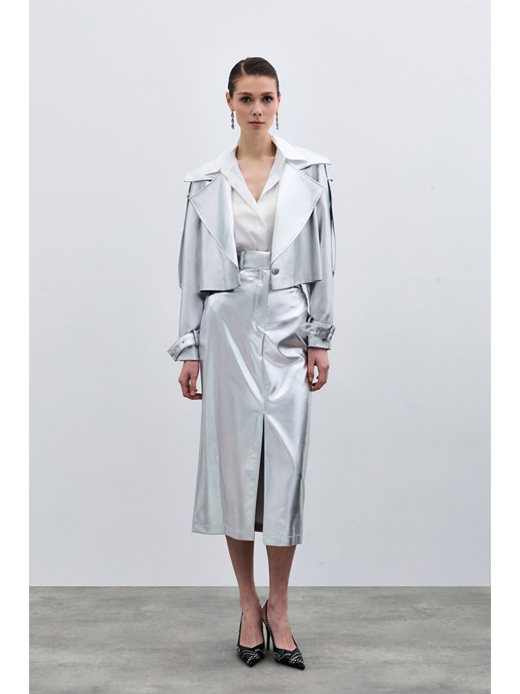 Gri Yırtmaçlı Parlak Kalem Etek - Gümüş-1