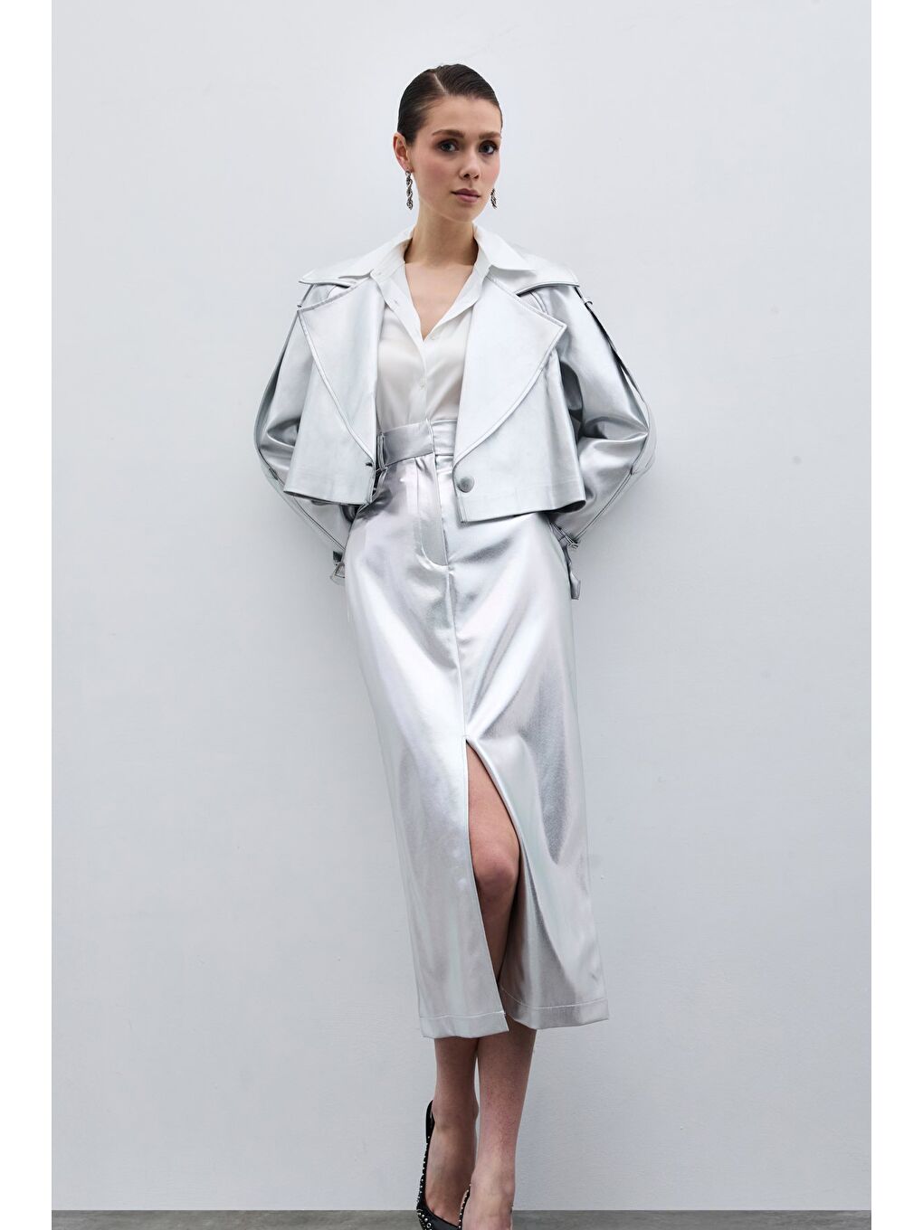 Gri Yırtmaçlı Parlak Kalem Etek - Gümüş-3