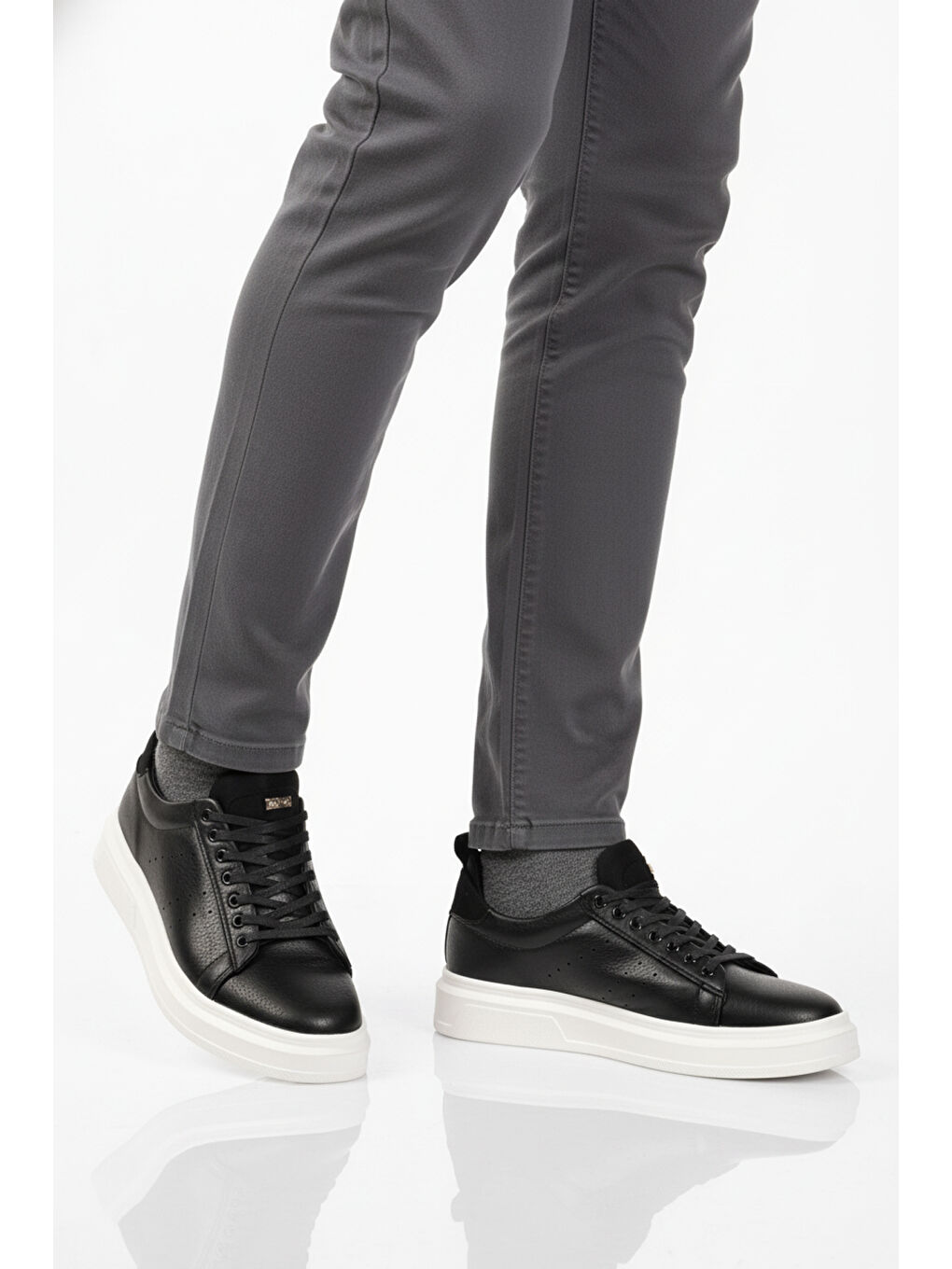 Siyah Beyaz Bağcıklı Cilt Hafif Esnek Erkek Sneaker 179 M