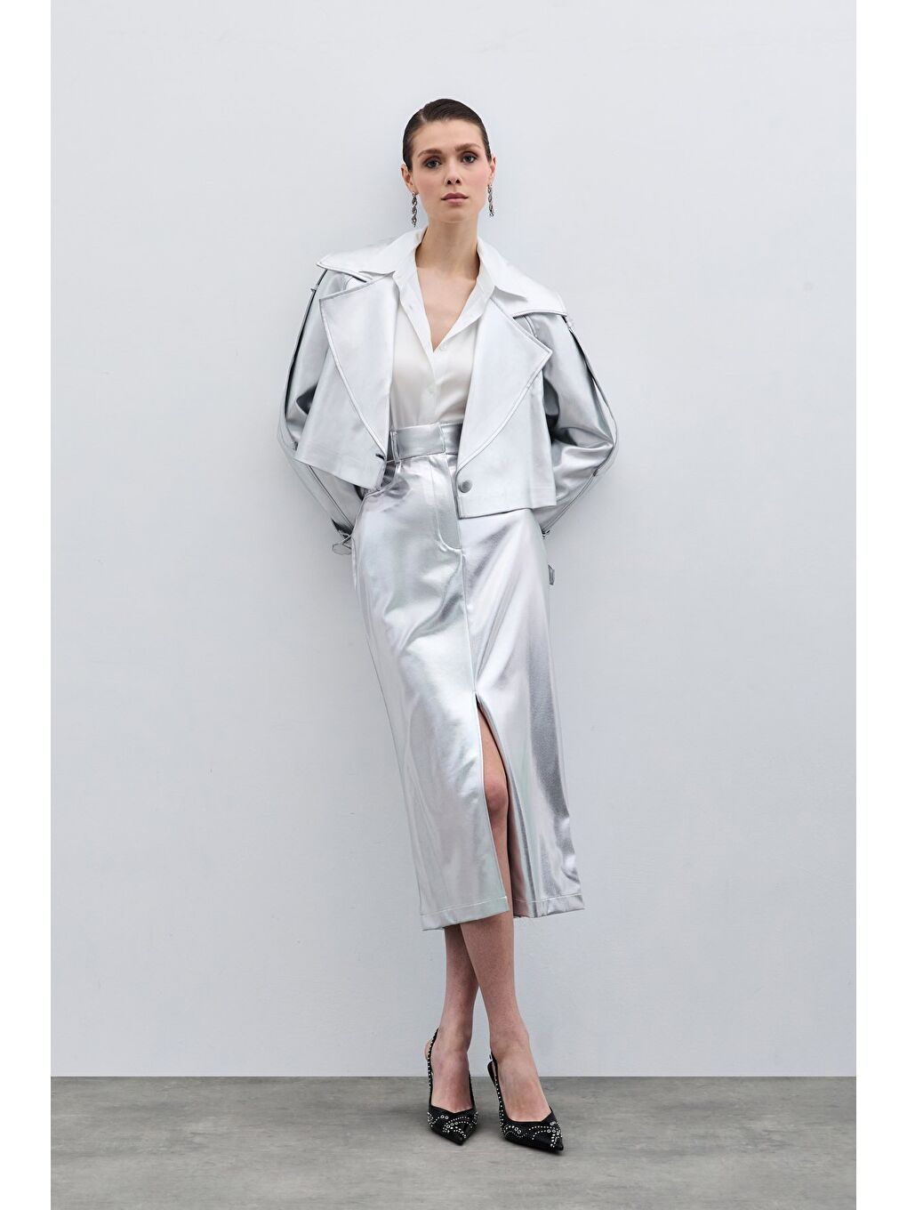 Gri Yırtmaçlı Parlak Kalem Etek - Gümüş-4