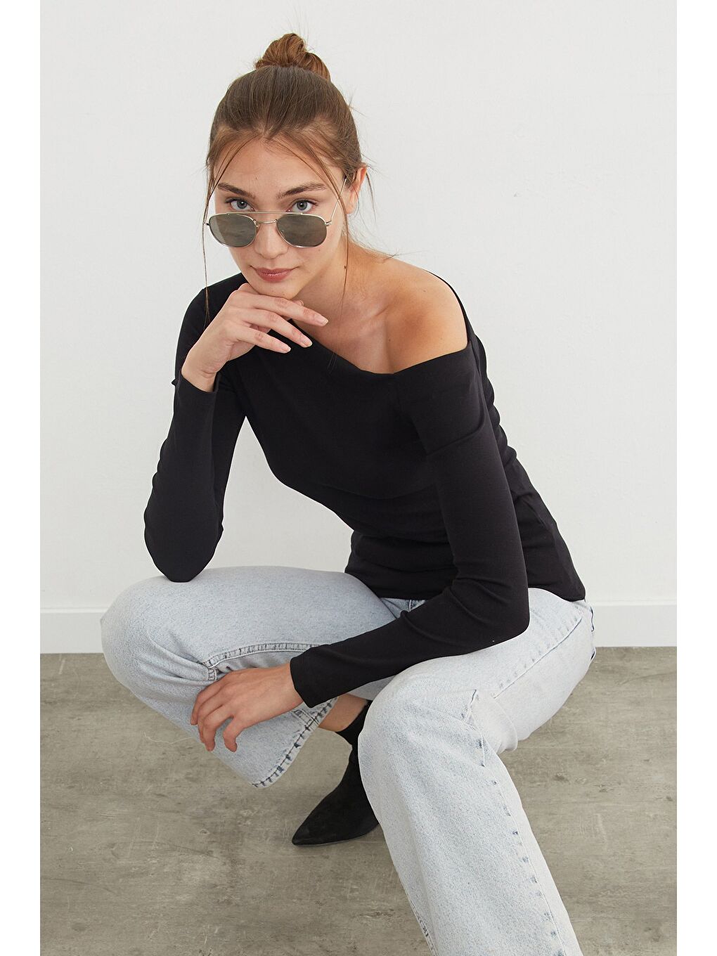 Siyah Basic Kayık Yaka Modal Bluz-1