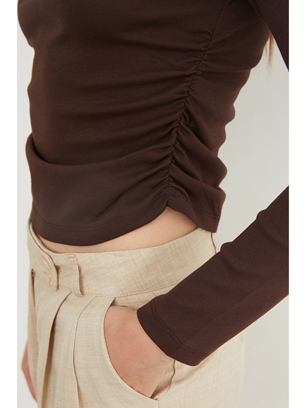 Kahverengi Basic Yanları Drapeli Perkins Yaka Modal Bluz-3