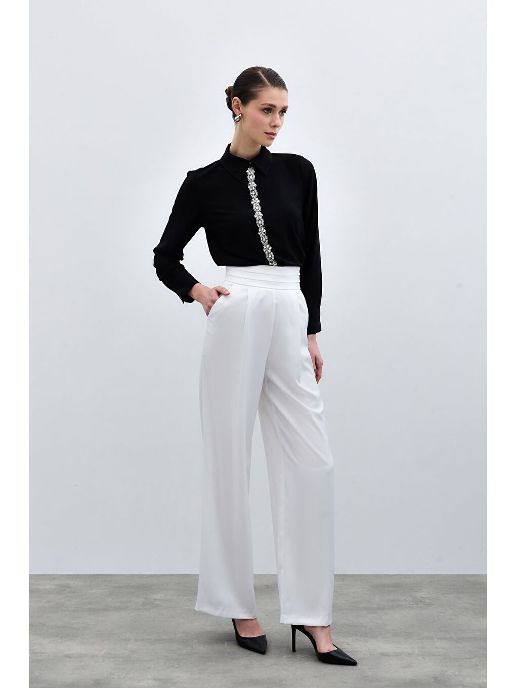 Şerit Aksesuarlı Gömlek - Siyah-1