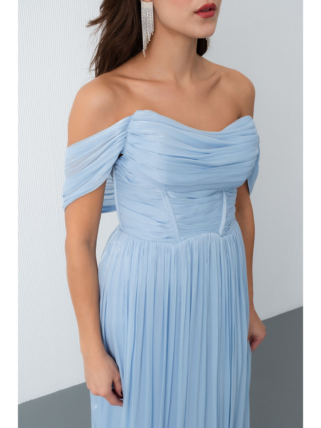 Kadın Bebe Mavi Kayık Yaka Uzun Abiye Elbise-3