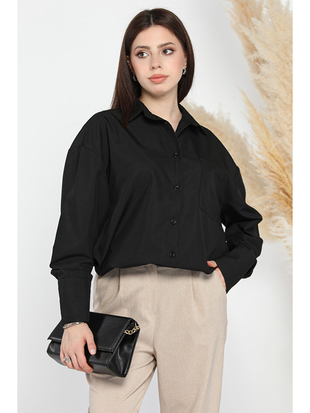 Siyah Kadın Tek Cepli Salaş Gömlek-1