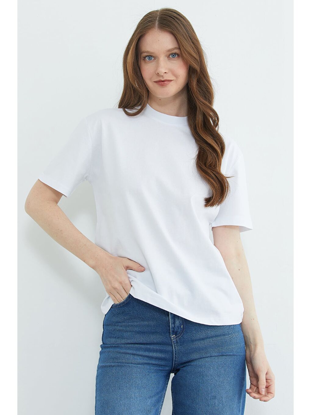 Beyaz Basic Bisiklet Yaka Oversize Tişört