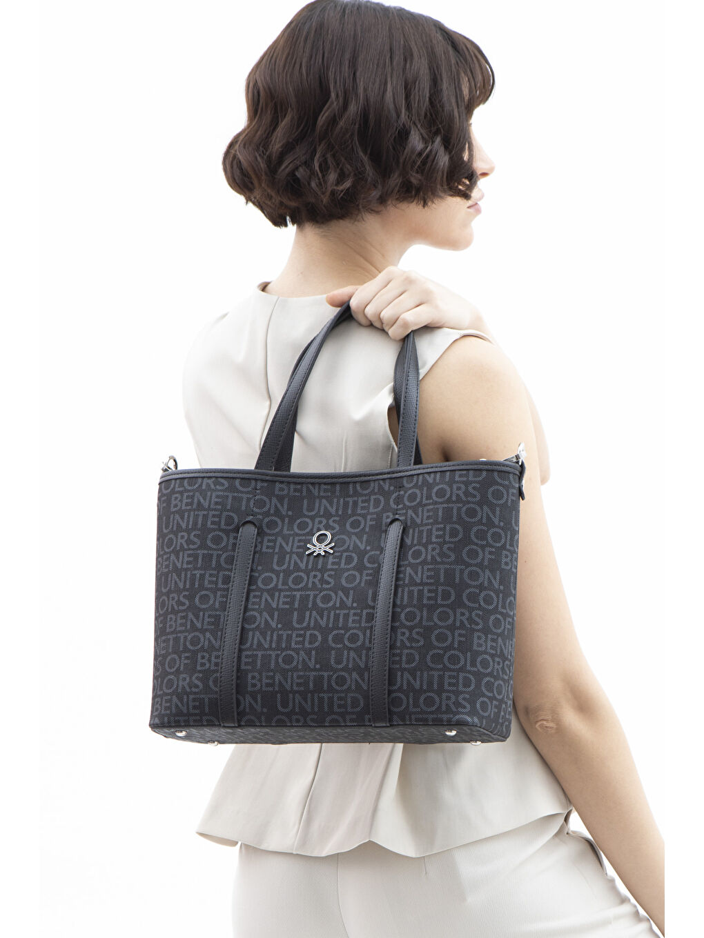 Siyah Kadin Kol Çantasi Si̇yah BNT1604-2