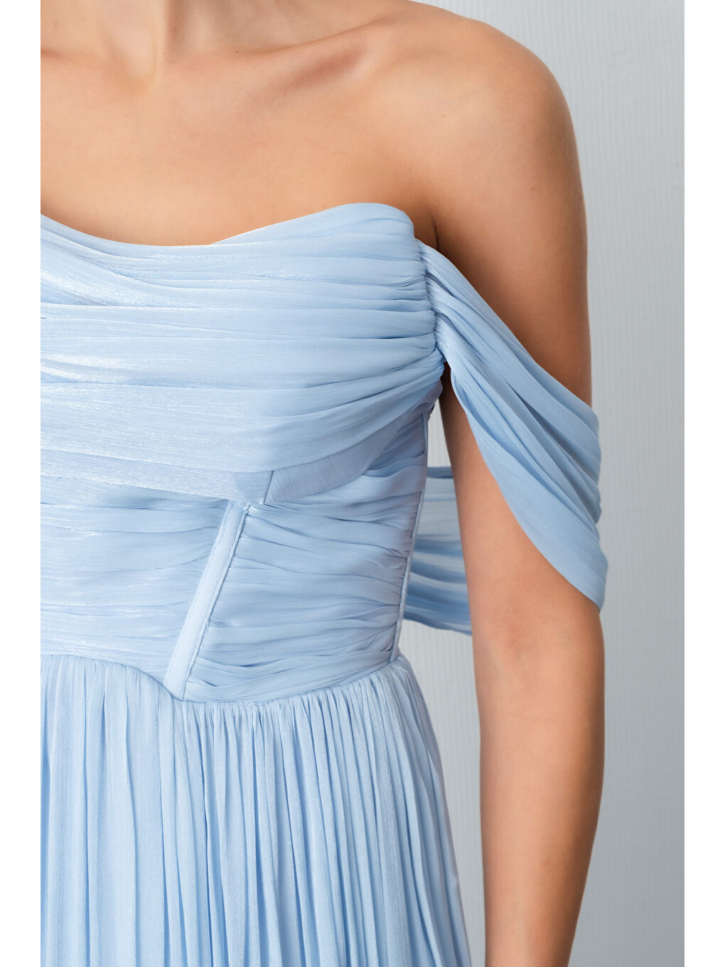 Kadın Bebe Mavi Kayık Yaka Uzun Abiye Elbise-4