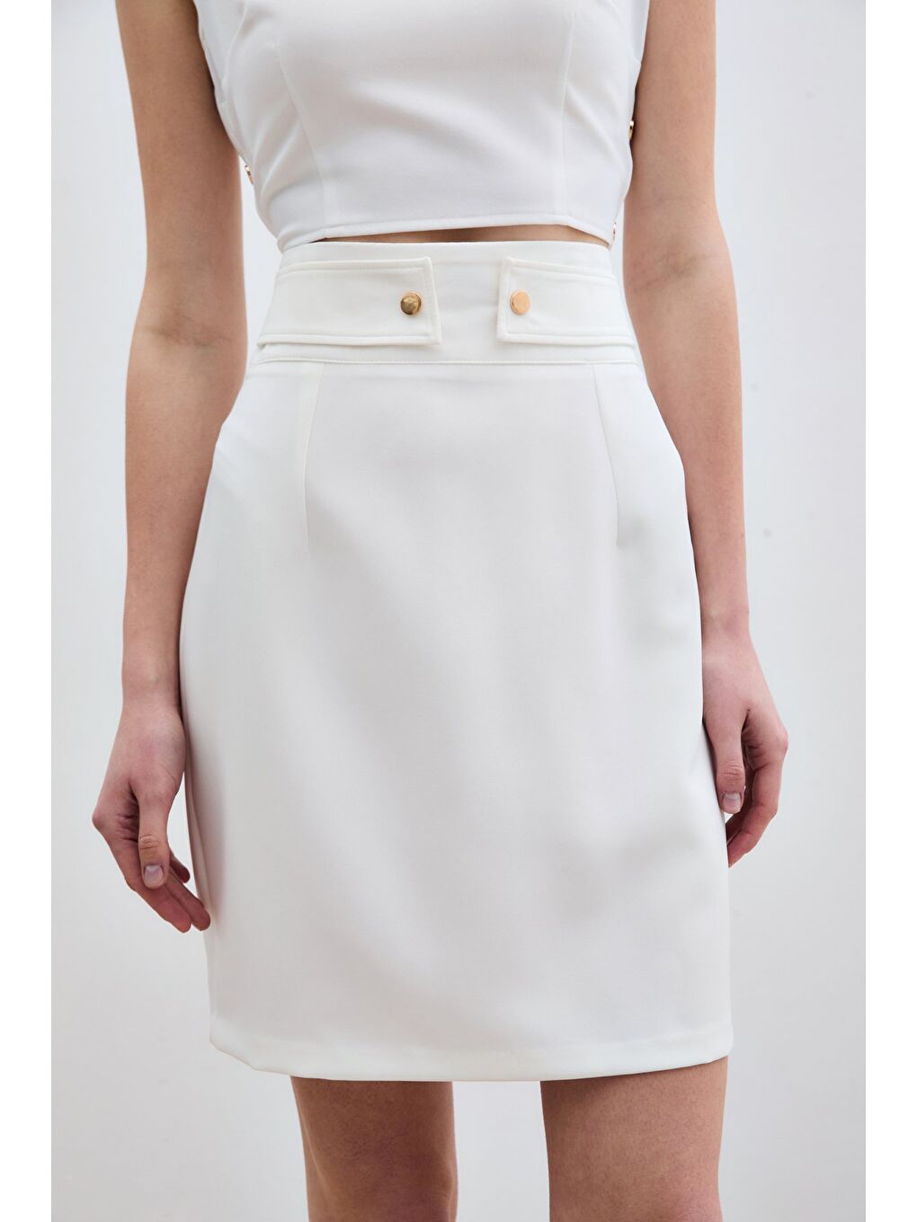 Çıt Aksesuarlı Mini Etek - Ekru-3