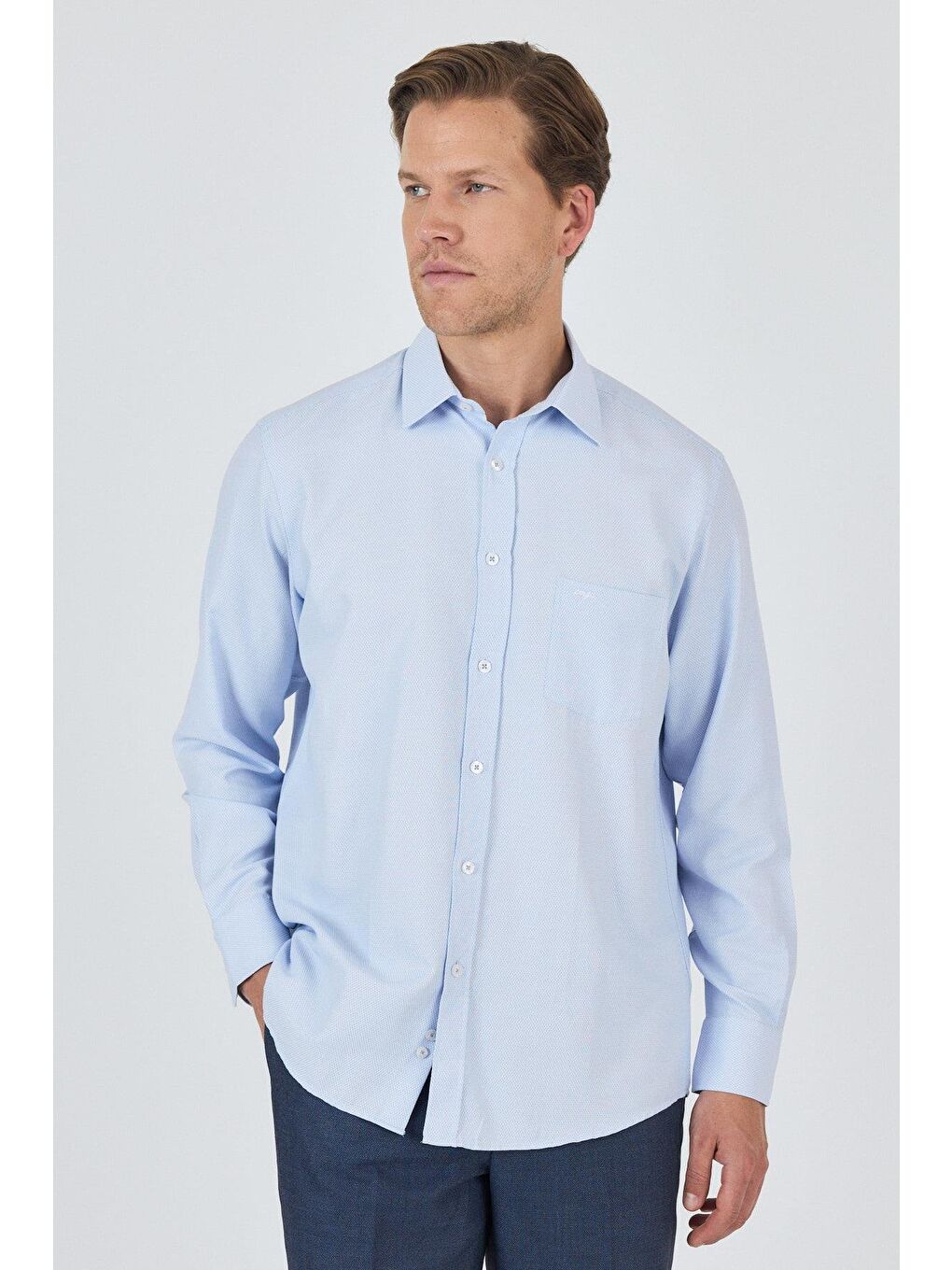 Koyu Mavi Sert Yaka Kendinden Desenli Classic Pamuklu Comfort Fit Büyük Beden Gömlek 1004250220