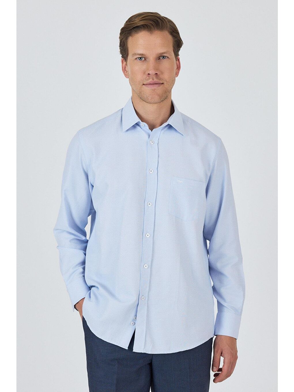 Koyu Mavi Sert Yaka Kendinden Desenli Classic Pamuklu Comfort Fit Büyük Beden Gömlek 1004250220-4