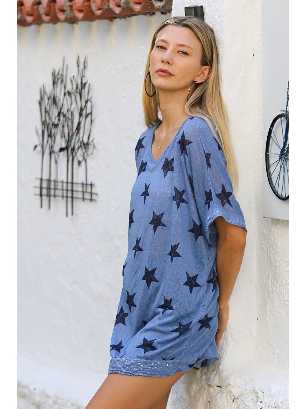 İtalyan Mavi Kayık Yaka Kısa Kol Yıldız Baskılı Kol Ve Etek Ucu Pul Payetli Dokuma Casual Bluz-2