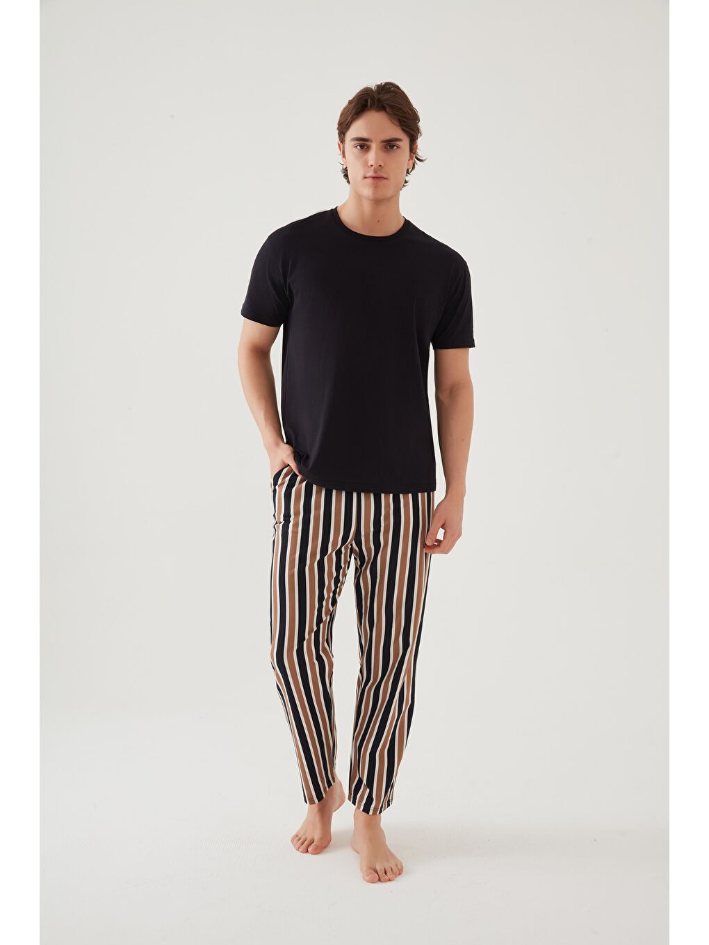 Kahverengi Erkek Kısa Kollu Pamuklu Cepli Çizgili Desenli %100 Pamuk Pijama Takımı