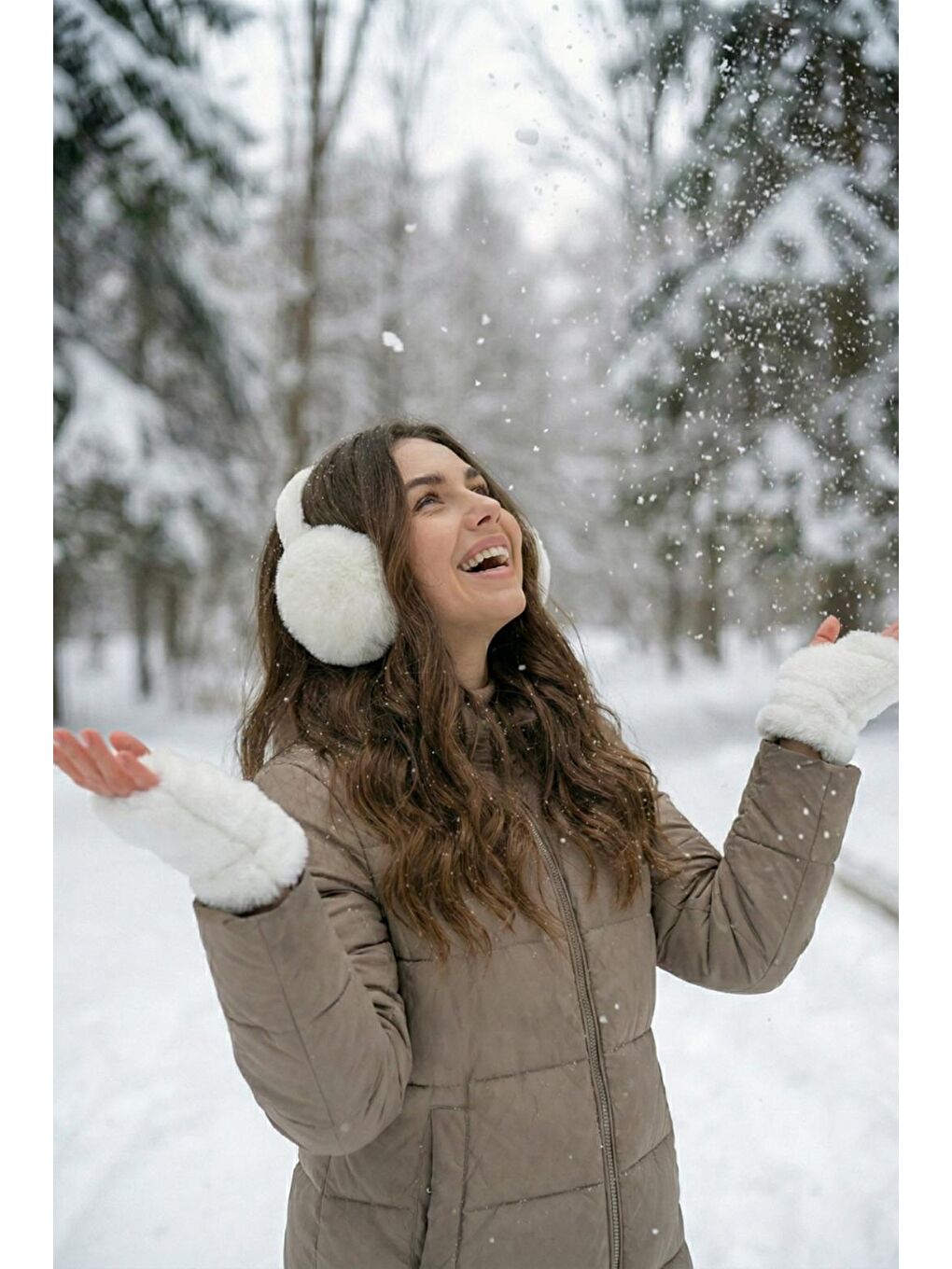 Ithal Beyaz Pelüş Eldiven Kulaklık Set-3