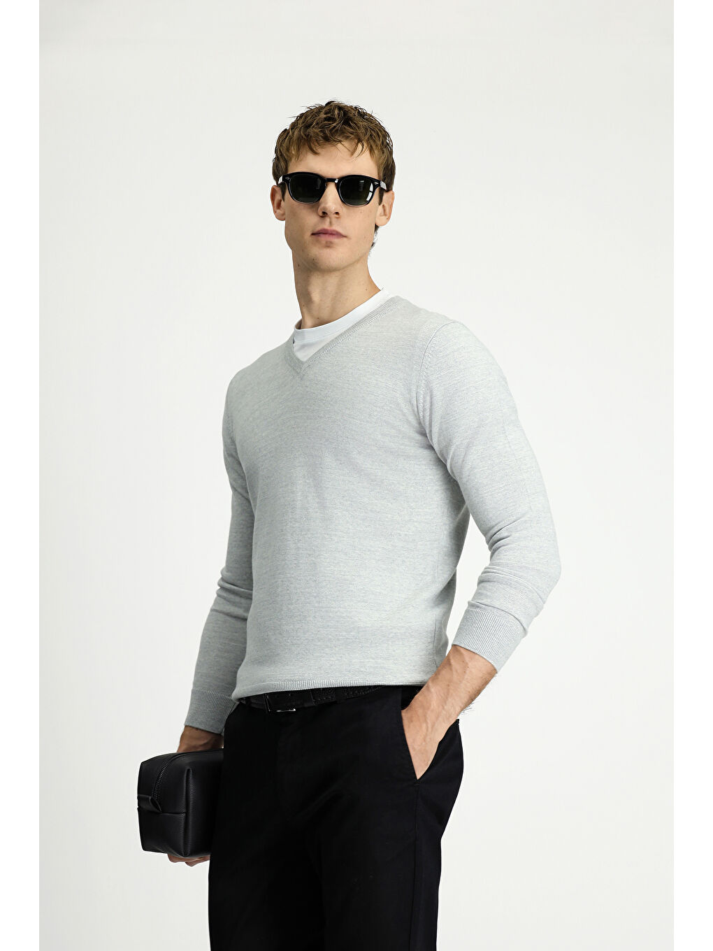 Gri V Yaka Regular Fit Sıcak Tutan Yünlü Triko Kazak-4