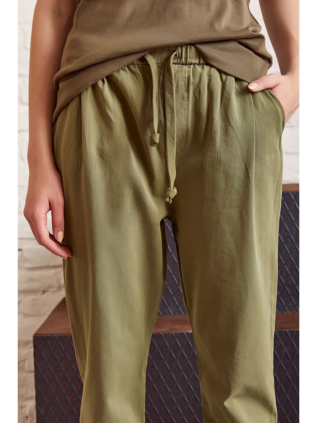 Beli İpli Salaş Gabardin Pantolon Haki-4