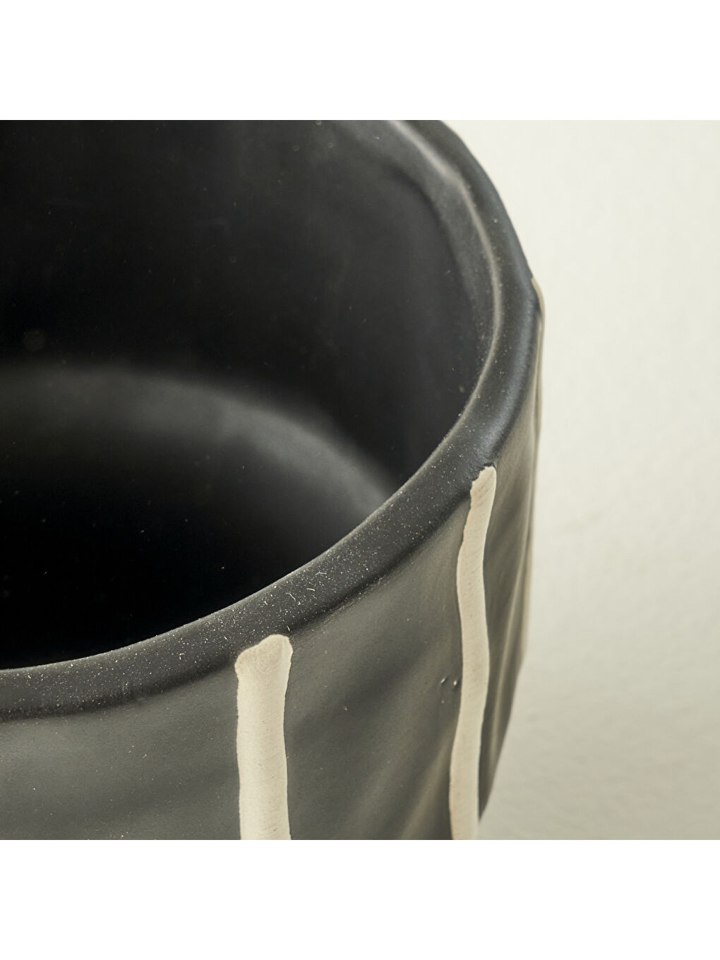 Ruvia Saksı Siyah (10x10x9 cm)-2